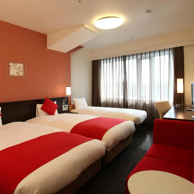 Room, Twin Beds, with Extra Bed, Daiwa Roynet Okayama Ekimae Hotel 1/4