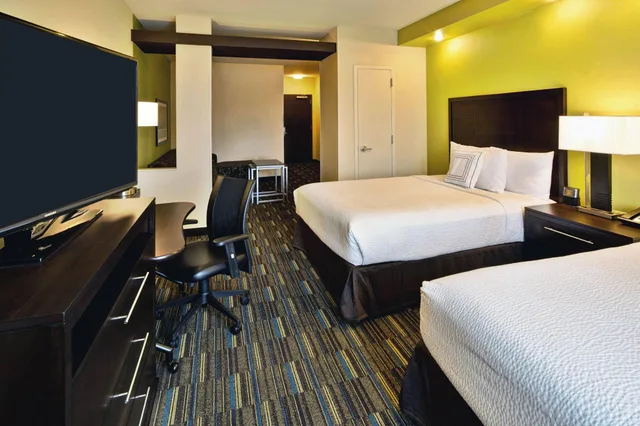 Executive, Suite, 2 Queen Beds, Sofa, Fairfield Inn Suites By Marriott Austin Northwest Research Blvd 2/3