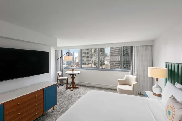 جناح جونيور عائلي، The Royal Sonesta Chicago Downtown 1/4