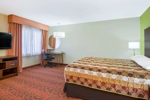 جناح بسرير كينج، Super 8 by Wyndham Portales 2/2