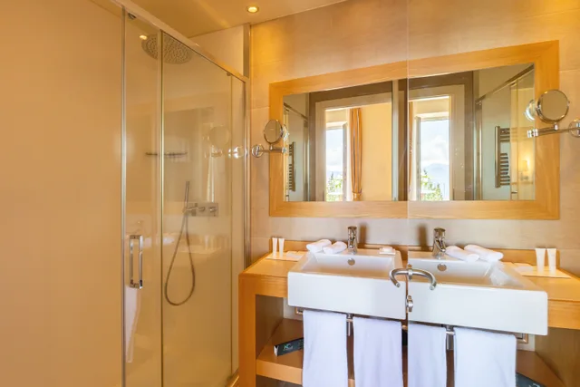 جناح جونيور بإطلالة، Kurhaus Cademario – Adult Only 2/2
