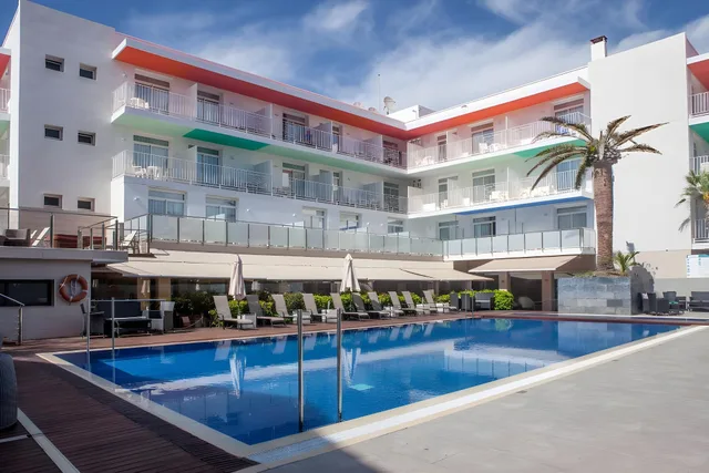 جناح جونيور بشرفة، Ibersol Antemare - Adults Only 1/1
