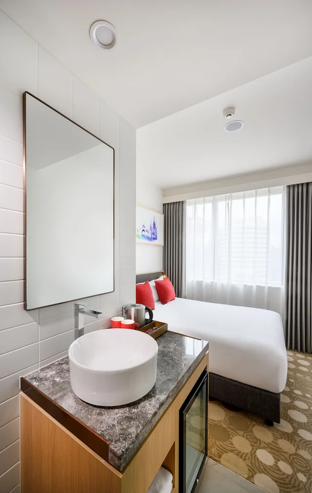 Compact, Queen Bed، Ibis Melbourne Central 7/7