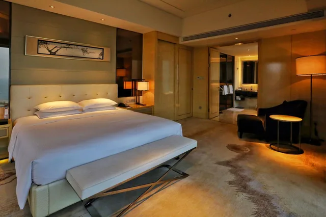 Chairman, Suite، HILTON DALIAN 2/4