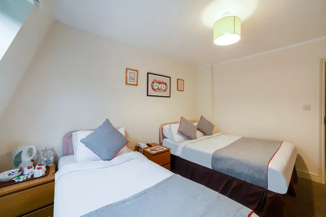 غرفة قياسية ثلاثية، 1 Lexham Gardens Hotel 2/10