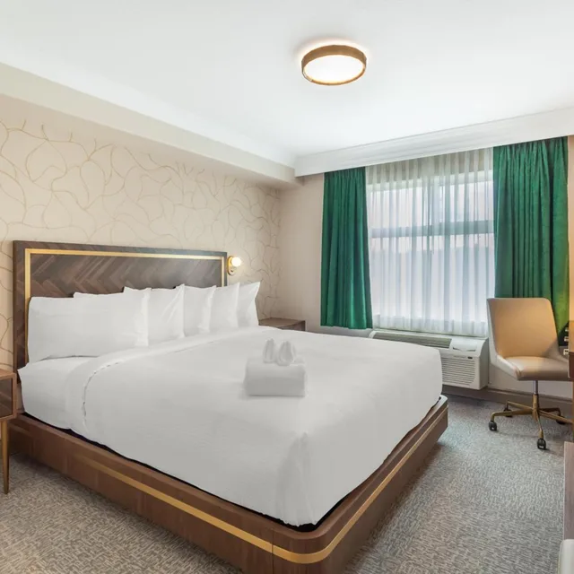 Efficiency, Suite, King Bed، Velora Hinton, an Ascend Hotel Collection 1/2