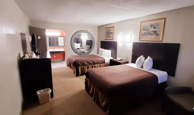 غرفة قياسية بسرير مزدوج للمدخنين، Executive Inn 1/1
