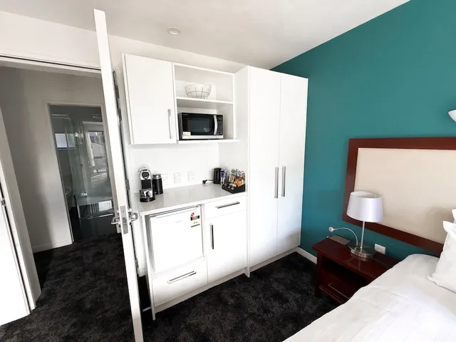 استوديو بسرير كوين، Delorenzo S Studio Apartments 9/9