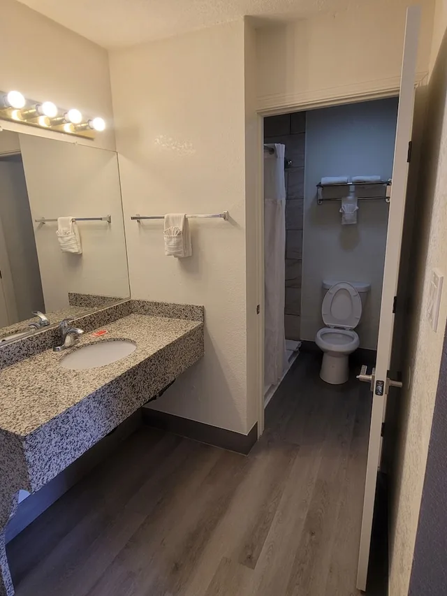 Efficiency, Queen Bed، Econo Lodge Las Vegas NM 1/1