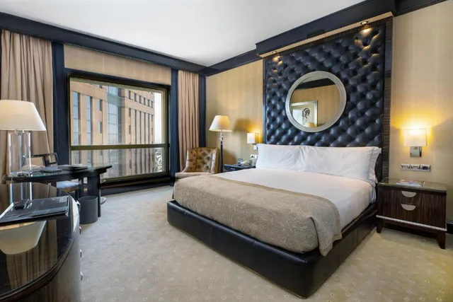 غرفة بريميير بسرير مزدوج، Fairmont Nile City Hotel 1/1
