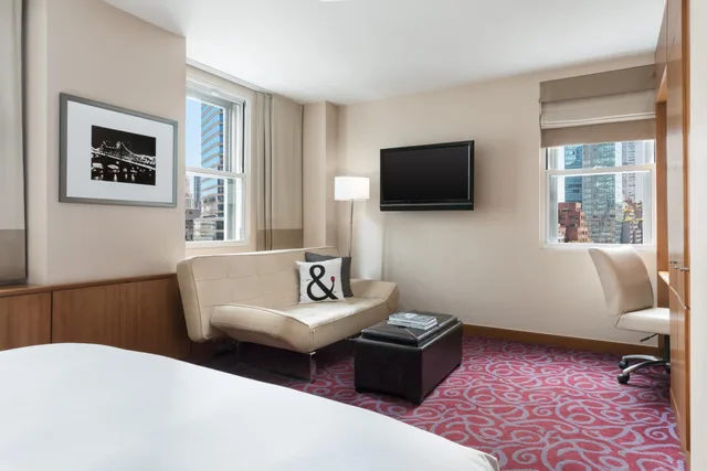 جناح جونيور، Hotel 57 6/8