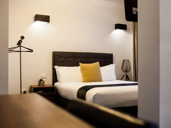 غرفة قياسية، The Lucky Hotel 2/2