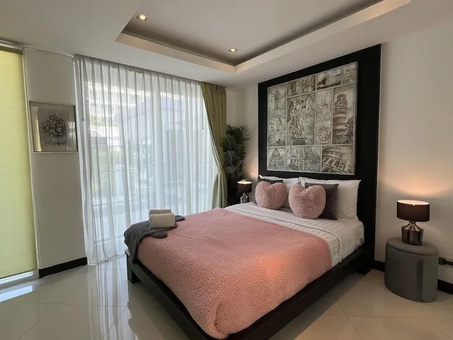 Oasis, Village, Palm, 5 Bedrooms, Villa, Futon Bed, Private Pool, Hot Tub، Villas In Pattaya 1/1
