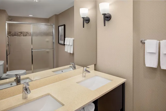 Suite, King Bed, The Limited Hotel Charleston 4/5