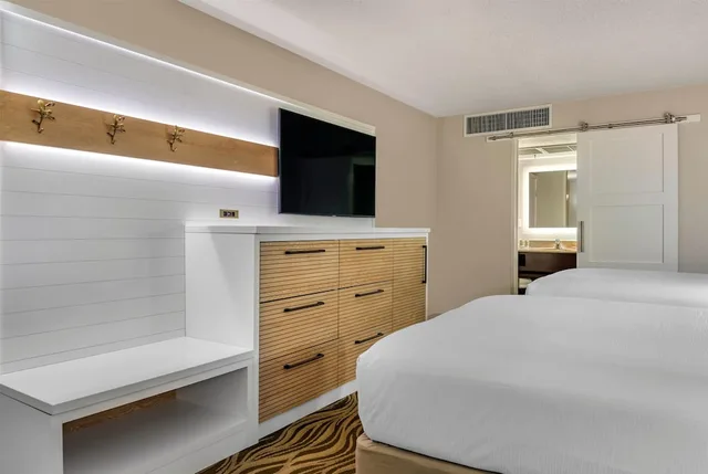 Room, 2 Double Beds, Exterior Entrance، Wyndham Garden Lake Buena Vista Disney Springs Resort 1/10