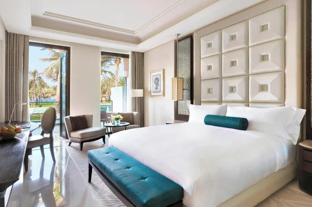 غرفة ديلوكس بسرير كينج، Al Bustan Palace A Ritz-Carlton Hotel 1/1