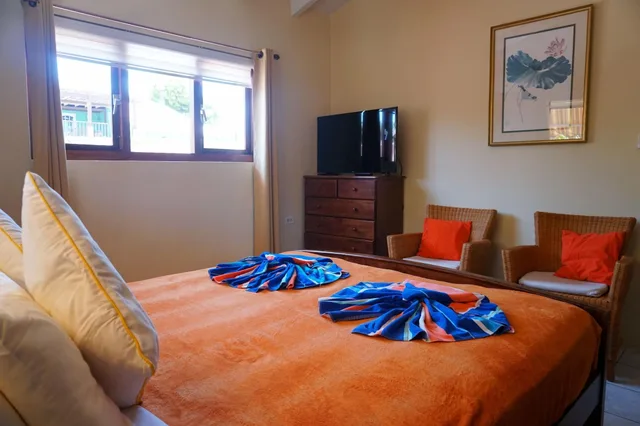 بنغل، Carinas Studio Apartments 3/6