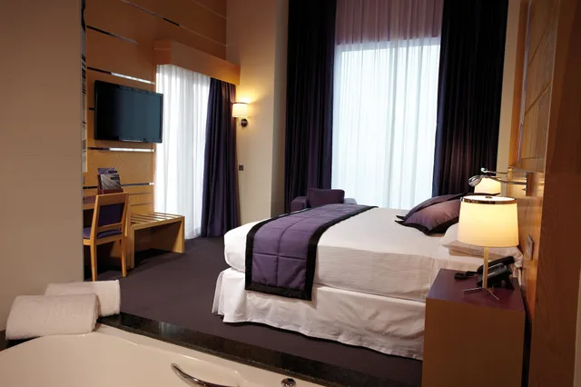 جناح رئاسي بسرير كينج، Riu Plaza Guadalajara 1/5