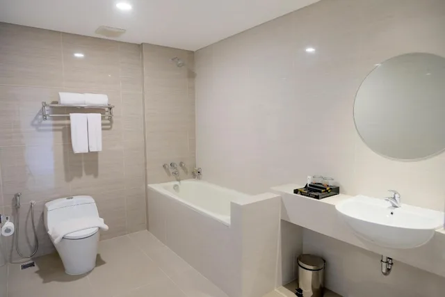 Family, 1 Queen and 1 Single Bed, Azana Asia Hotel Cilacap 3/4