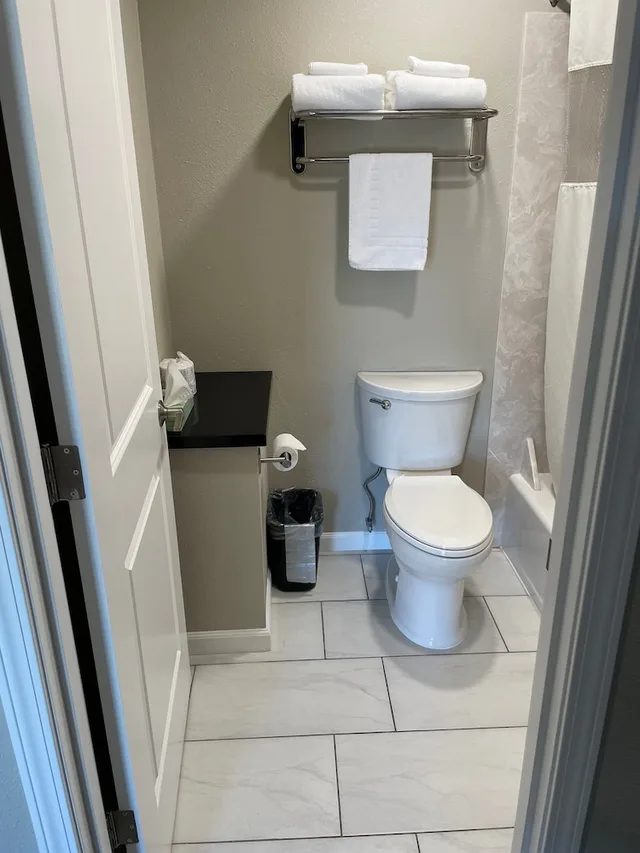 غرفة قياسية بسريرين كوين، Royal Inn Eugene 3/3