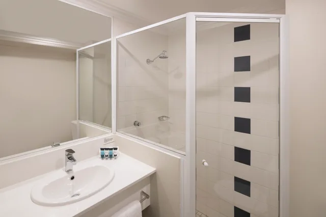 Standard, Double or Twin Bed, ibis Styles Sydney Central 2/2