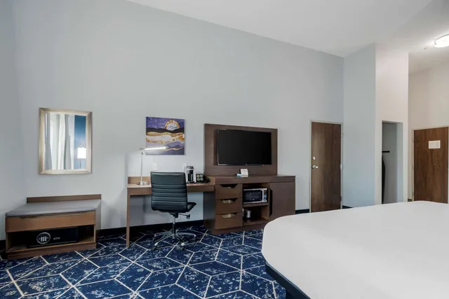 غرفة بسرير كينج، Best Western Plus St Louis Airport Hotelbest Western Plus St Louis Airport Hotel 6/9