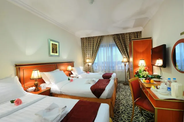 غرفة قياسية ثلاثية بثلاثة أسرّة، فندق زوار العالمي(Zowar Alalami hotel) 3/10
