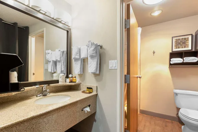 Room, 2 Queen Beds, Best Western Plus Midwest Inn 4/4