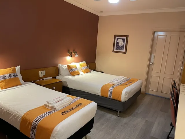غرفة اقتصادية بسرير مزدوج وسرير فردي، Philadelphia Motor Inn 1/6