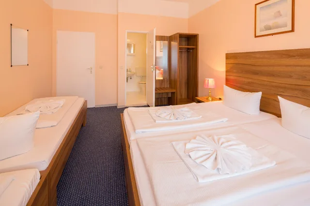 غرفة بأربعة أسرّة، ALPER AM POTSDAMER PLATZ HOTEL 1/1