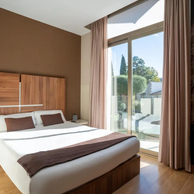 غرفة قياسية بسرير مزدوج أو سريرين منفصلين بشرفة، Hotel Can Galvany 2/4