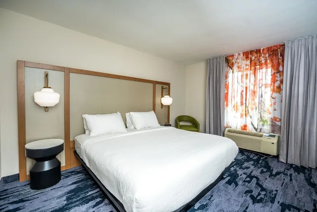 Room, King Bed, Accessible, Fairfield Inn and Suites Beaumont 1/3