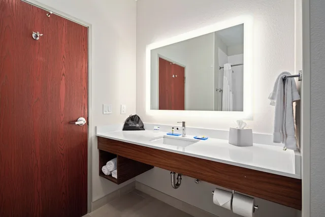 غرفة قياسية بسريرين كوين، Holiday Inn Express Hotel And Suites Van Buren Ft Smith Area 7/10