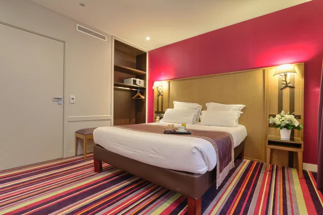 Room, Double Bed, Next Tower، Hotel Mondial 3/4