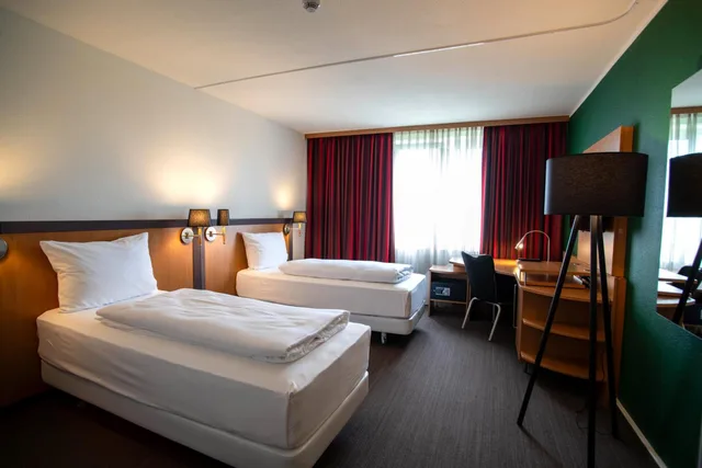 غرفة قياسية بسرير مزدوج أو سريرين منفصلين، Best Western Conference Airporthotel Frankfurt-Moerfelden 7/10