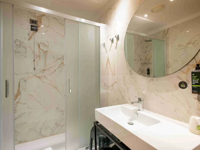 غرفة بانورامية بسرير كوين، B&B Hotel Laurus al Duomo 5/6