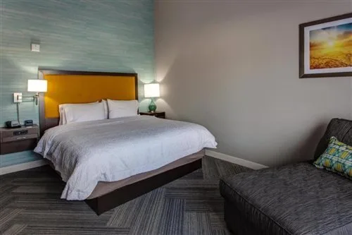 Room, Double Bed, Hampton Inn Suites Wichita Airport Ks 1/2