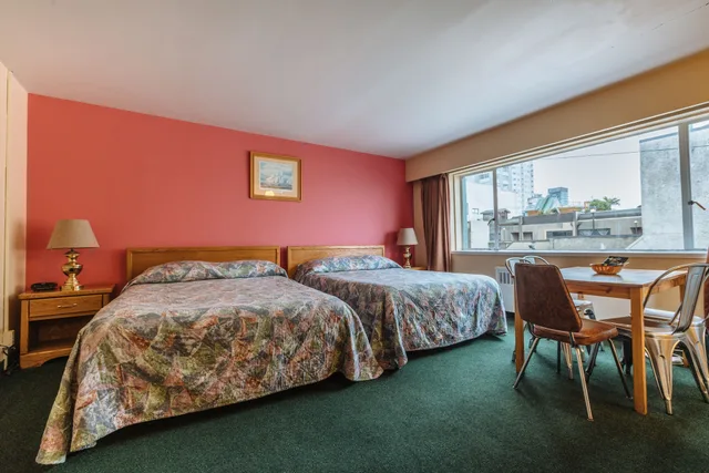 غرفة رباعية، English Bay Hotel 1/4
