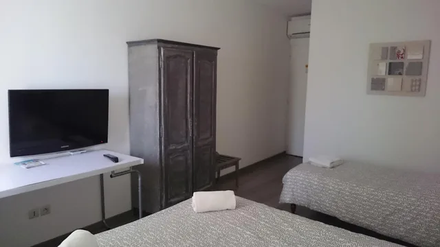 غرفة سوبيريور ثلاثية، P'TIT DEJ-HOTEL MARTIGUES LE 5 5/5