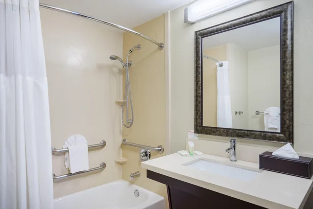 جناح بسريرين مزدوجين، Staybridge Suites Wilmington - Brandywine Valley 1/2