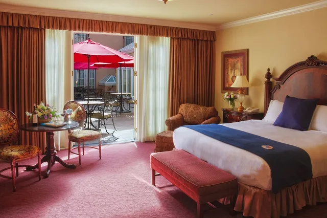 Premier, King Bed, Patio, Courtyard Area، Carlton Hotel 2/10