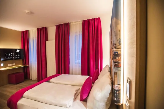 غرفة ثلاثية بحمام خاص، Hotel Luckys Inn Gmbh 2/10