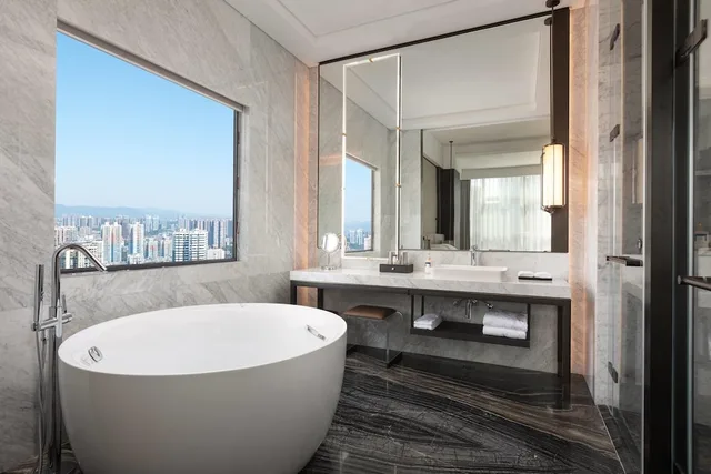 Executive, Suite, King Bed, Wyndham Huaihua South 1/1