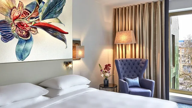 غرفة كلوب بسرير كينج، Hyatt Regency Amsterdam 4/5