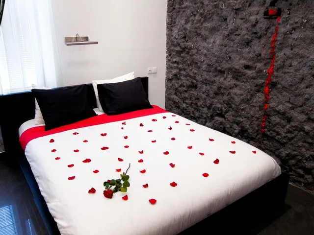 غرفة فاخرة بسرير كينج بجاكوزي، Komorowski Luxury Guest Rooms 3/4