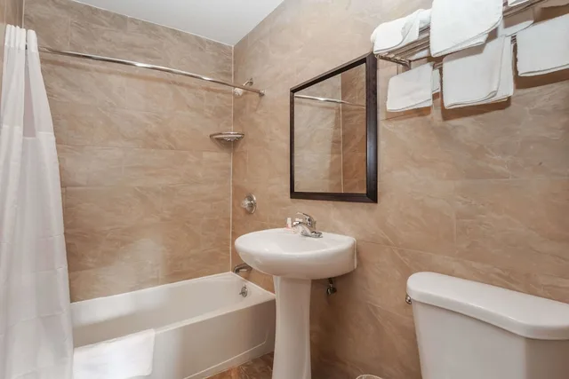 غرفة بسريرين كوين للمدخنين، Travelodge by Wyndham Jersey City 4/4