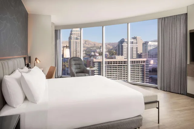 غرفة ركنية بسرير كينج بإطلالة، Hyatt Regency Salt Lake City 1/1