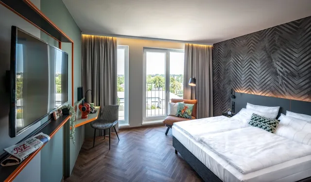 غرفة بزنس بسريرين منفصلين، LOGINN Hotel Berlin Airport 1/7