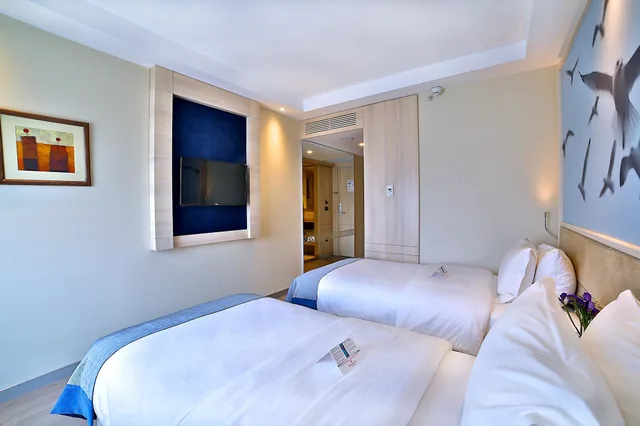 غرفة قياسية بسريرين منفصلين، Ramada by Wyndham Istanbul Old City 2/10