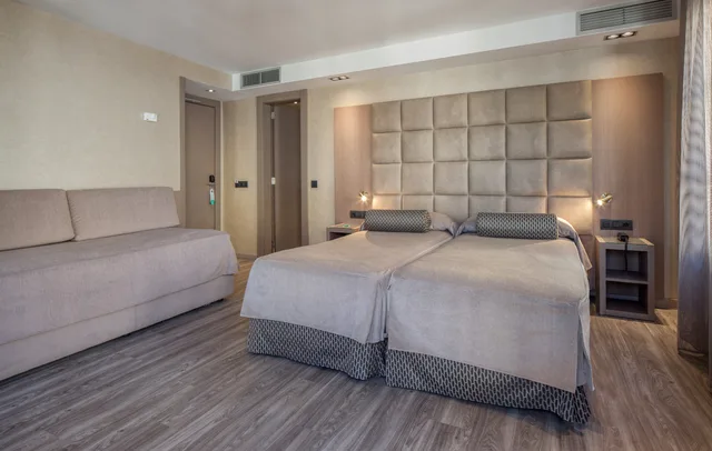 غرفة ثلاثية مفردة، Hotel Suizo 3/9